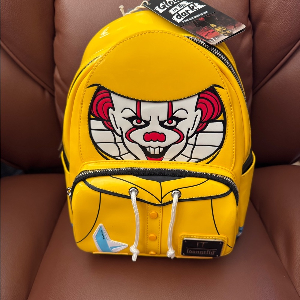 Loungefly IT Pennywise Mini Backpack and Card Wallet Bundle Glow in the Dark NWT - Picture 2 of 10